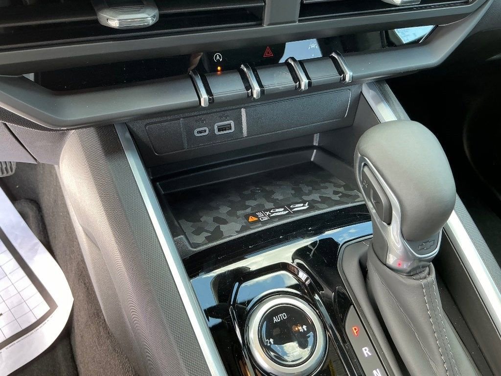 2025 Chevrolet Colorado WT/LT