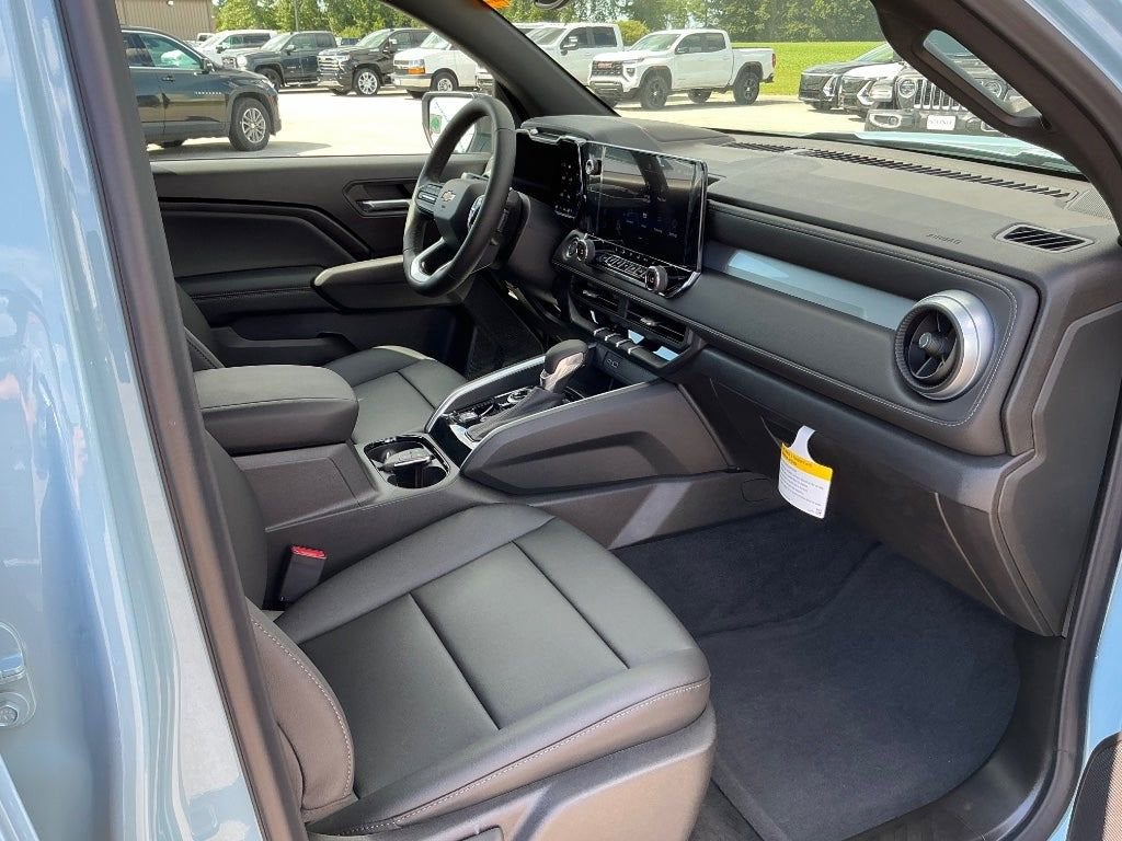 2025 Chevrolet Colorado WT/LT