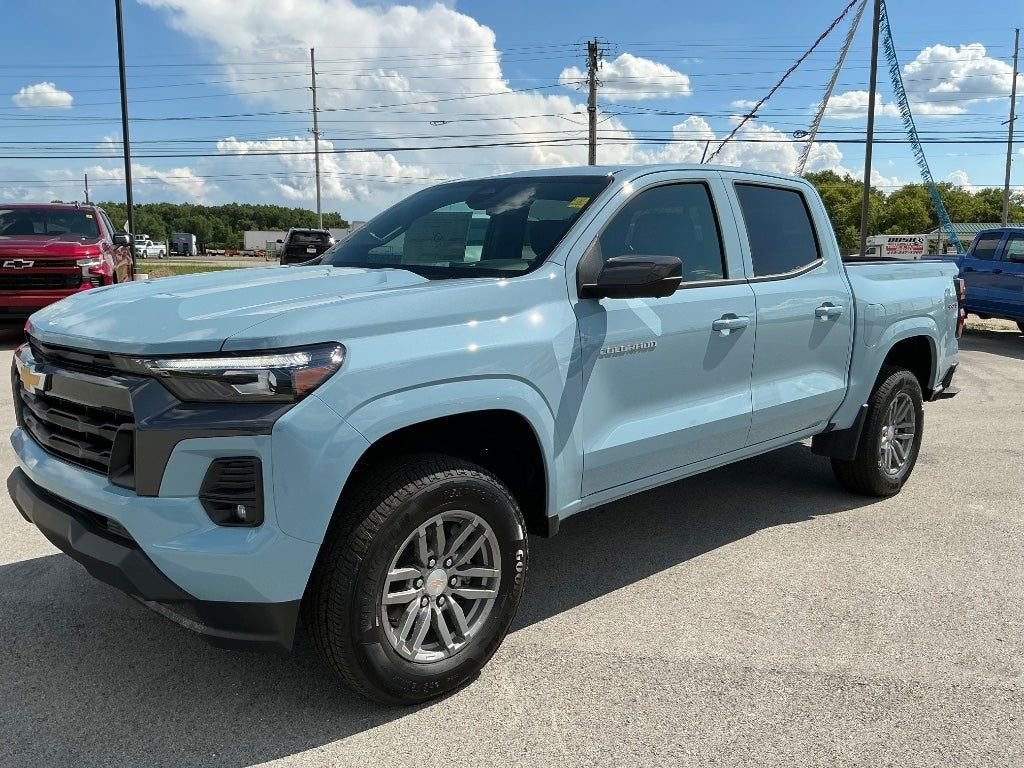 2025 Chevrolet Colorado WT/LT