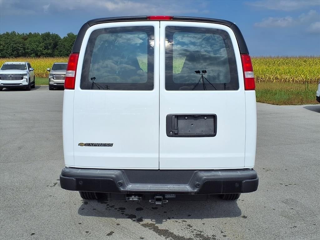 2025 Chevrolet Express Cargo 3500 WT