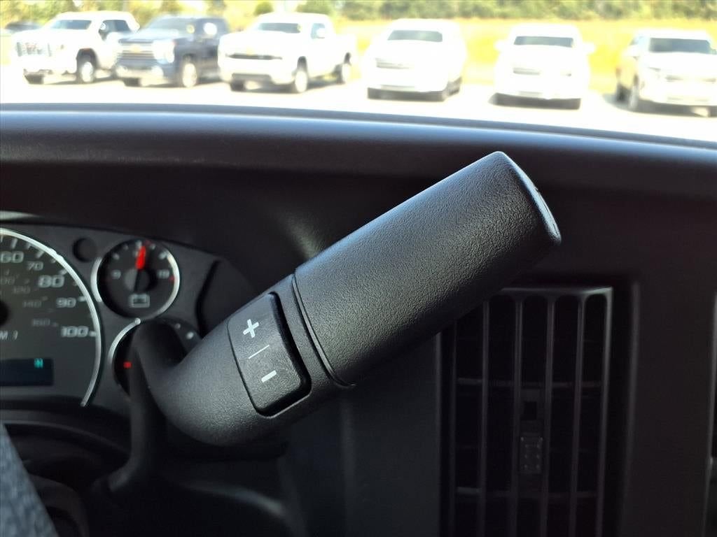 2025 Chevrolet Express Cargo 3500 WT