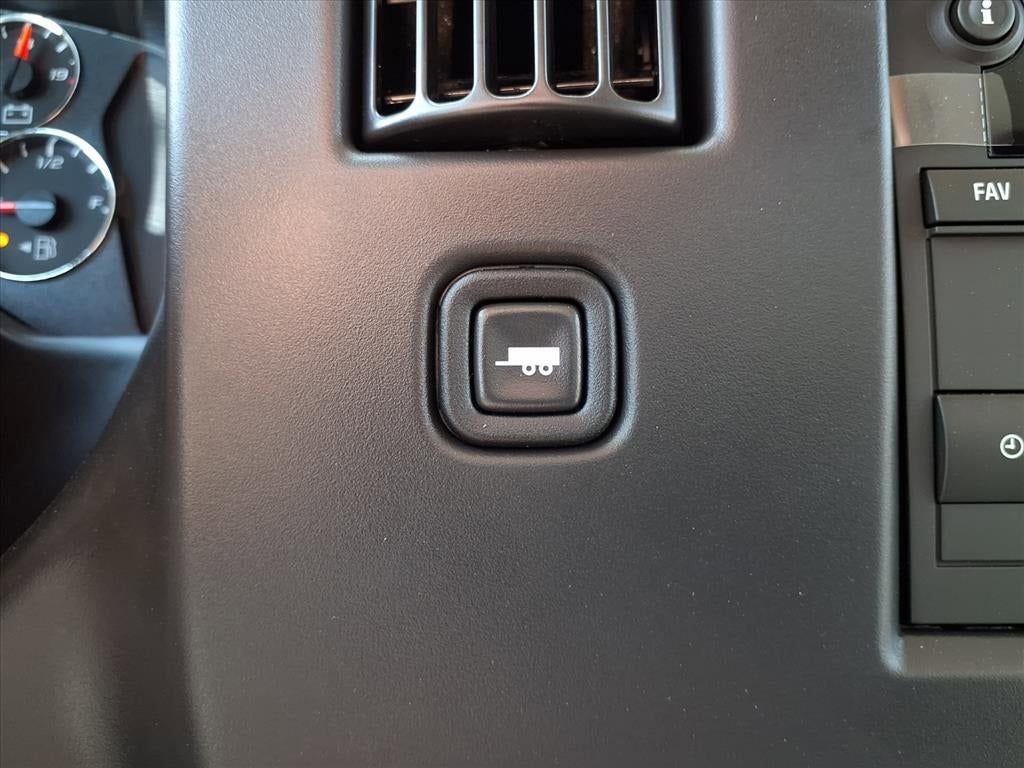 2025 Chevrolet Express Cargo 3500 WT