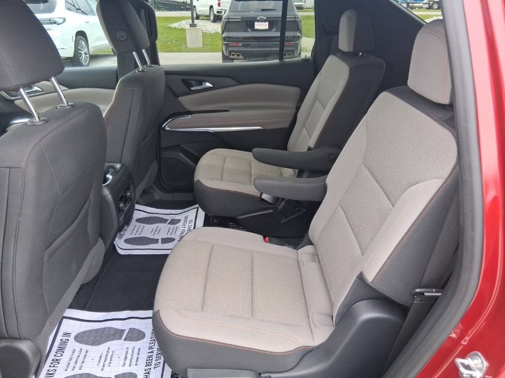 2024 Chevrolet Traverse LT