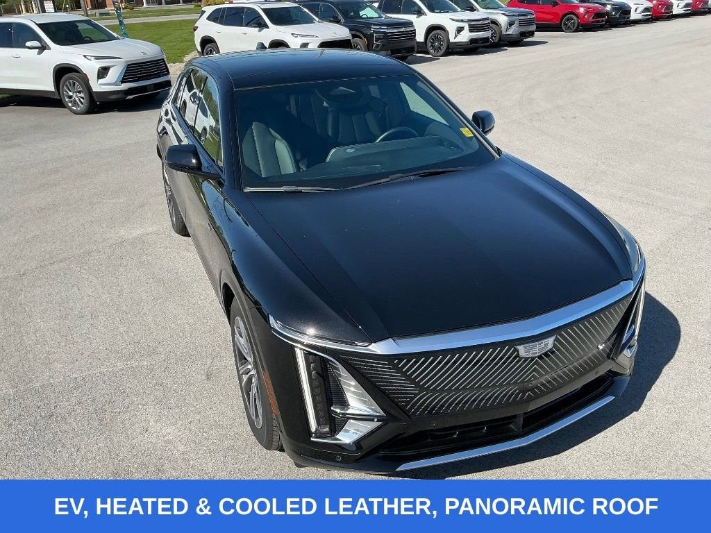 2024 Cadillac LYRIQ Luxury 2