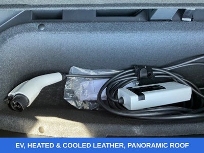 2024 Cadillac LYRIQ Luxury 2