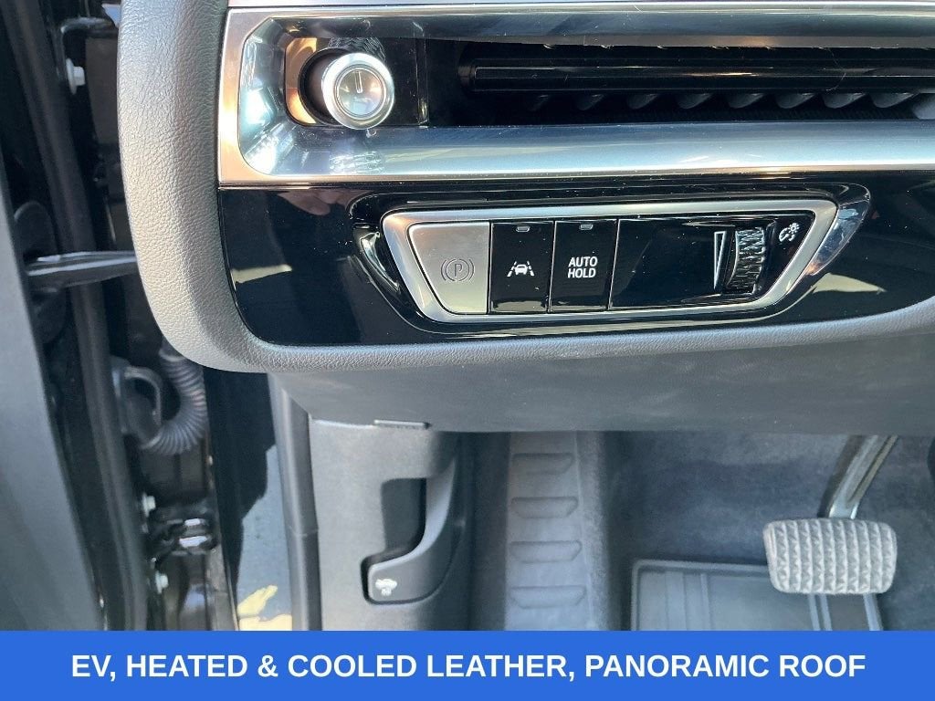 2024 Cadillac LYRIQ Luxury 2