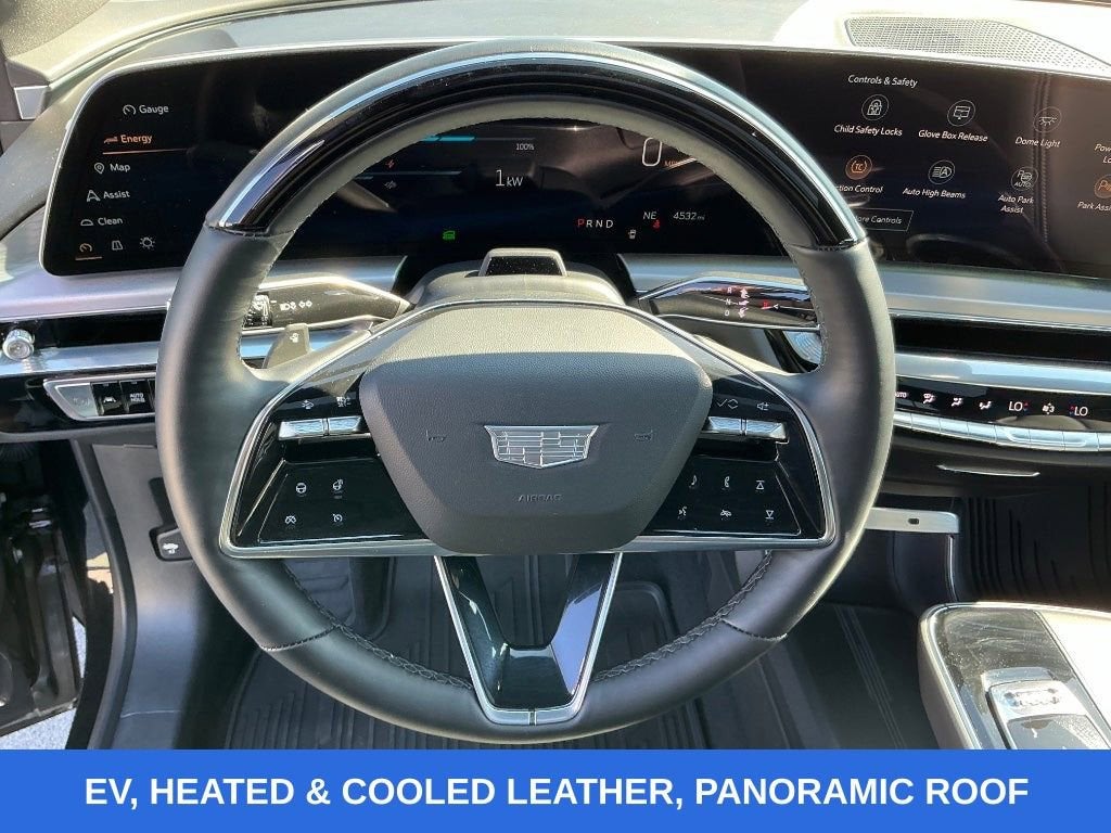 2024 Cadillac LYRIQ Luxury 2