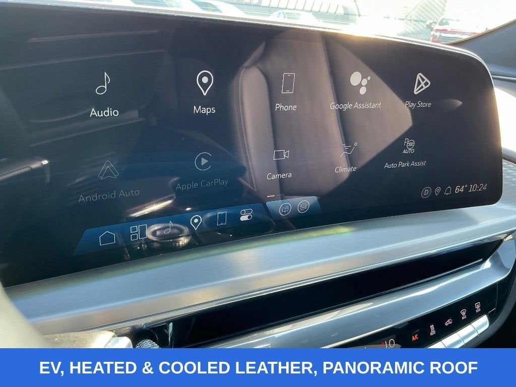 2024 Cadillac LYRIQ Luxury 2