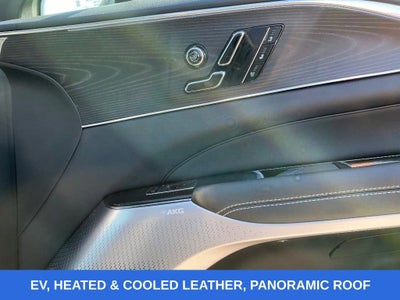 2024 Cadillac LYRIQ Luxury 2