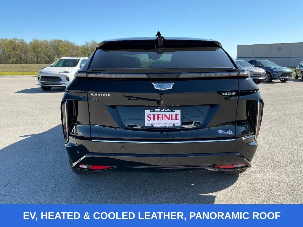 2024 Cadillac LYRIQ Luxury 2