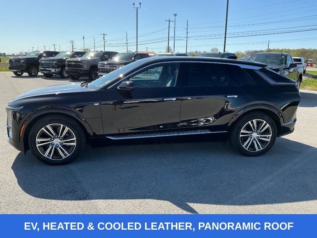 2024 Cadillac LYRIQ Luxury 2