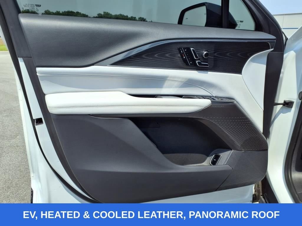 2024 Cadillac LYRIQ Sport 1