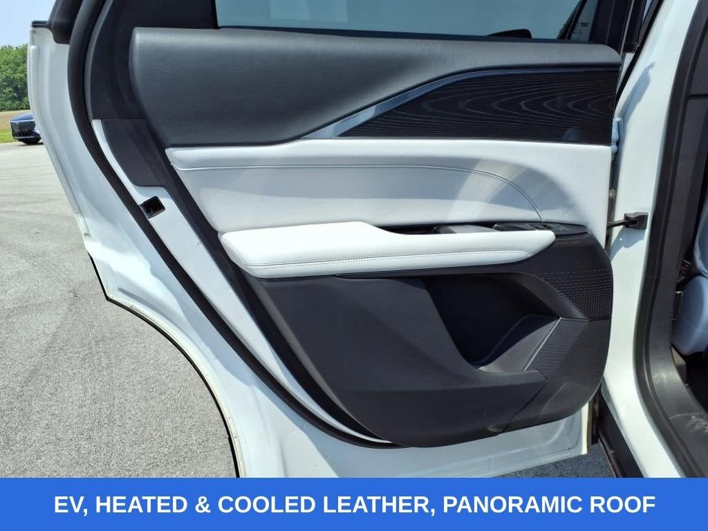 2024 Cadillac LYRIQ Sport 1