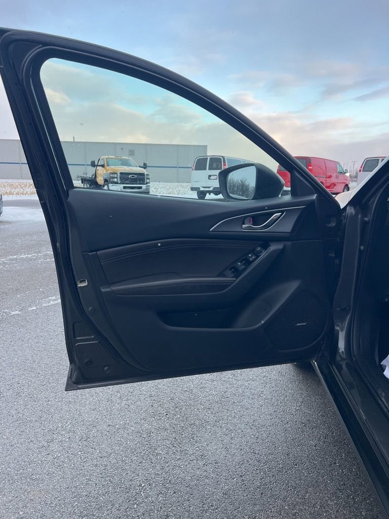 2017 Mazda Mazda3 5-Door Grand Touring