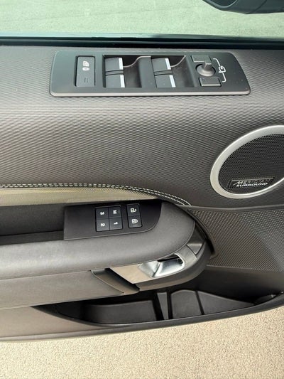 2023 Land Rover Discovery Metropolitan Edition