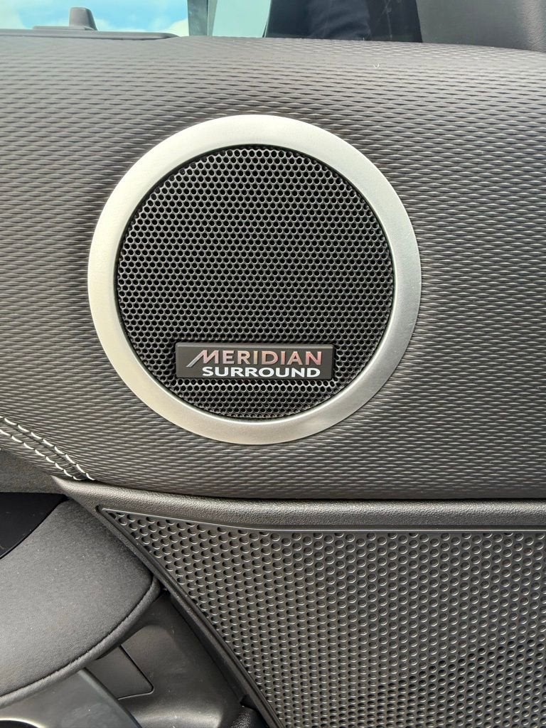 2023 Land Rover Discovery Metropolitan Edition