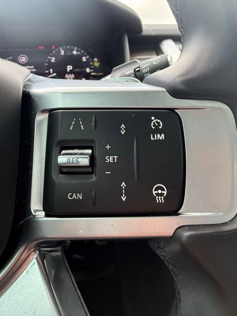 2023 Land Rover Discovery Metropolitan Edition