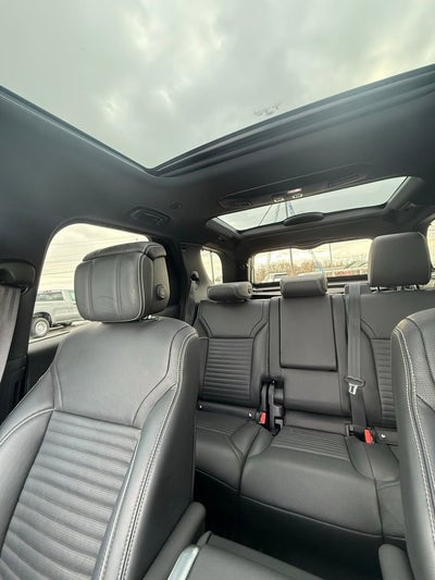 2023 Land Rover Discovery Metropolitan Edition