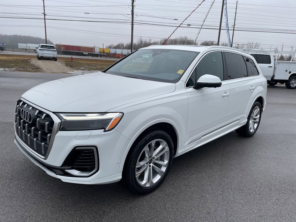 2025 Audi Q7 Premium Plus
